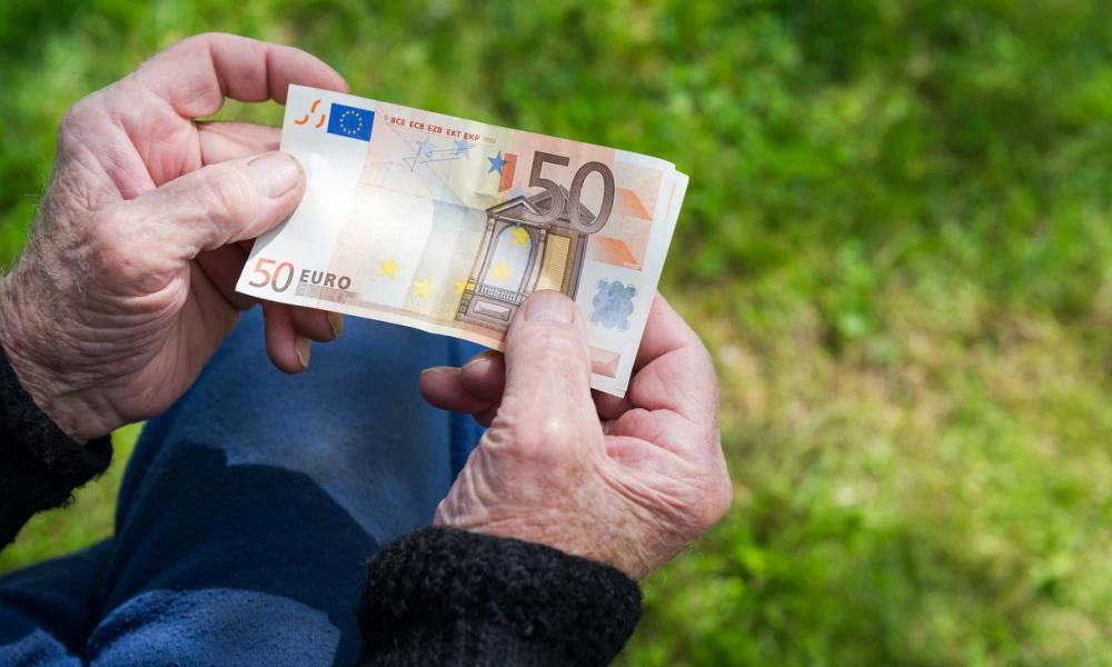 Συνταξιούχοι: Ποιοι θα πάρουν διπλές αυξήσεις και διπλά αναδρομικά